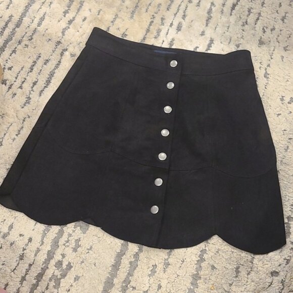American Eagle Black Faux Suede button up scalloped Mini Skirt - Picture 1 of 6